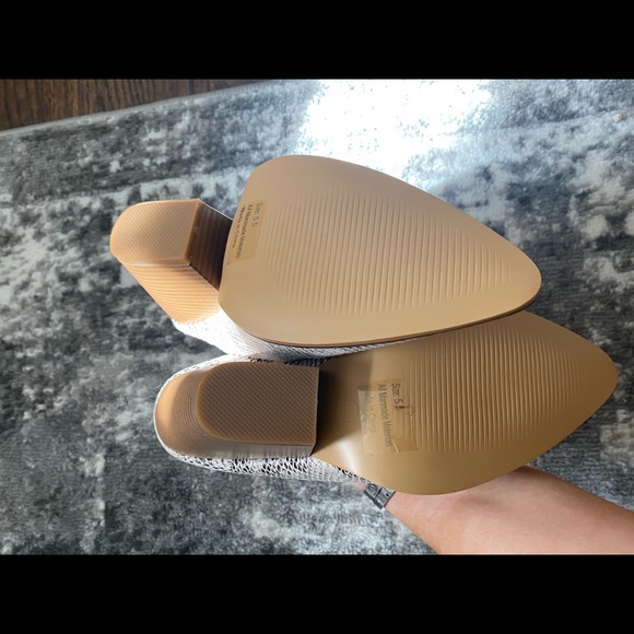 NWT Snakeskin booties - Picture 6 of 9